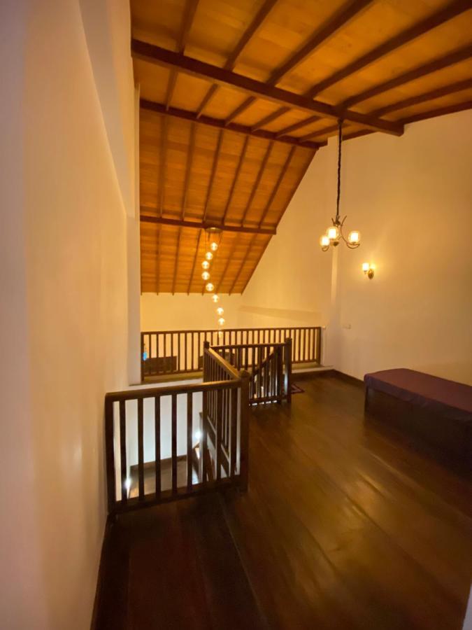 The Dutch Boutique Bed & Breakfast กอลล์ ภายนอก รูปภาพ
