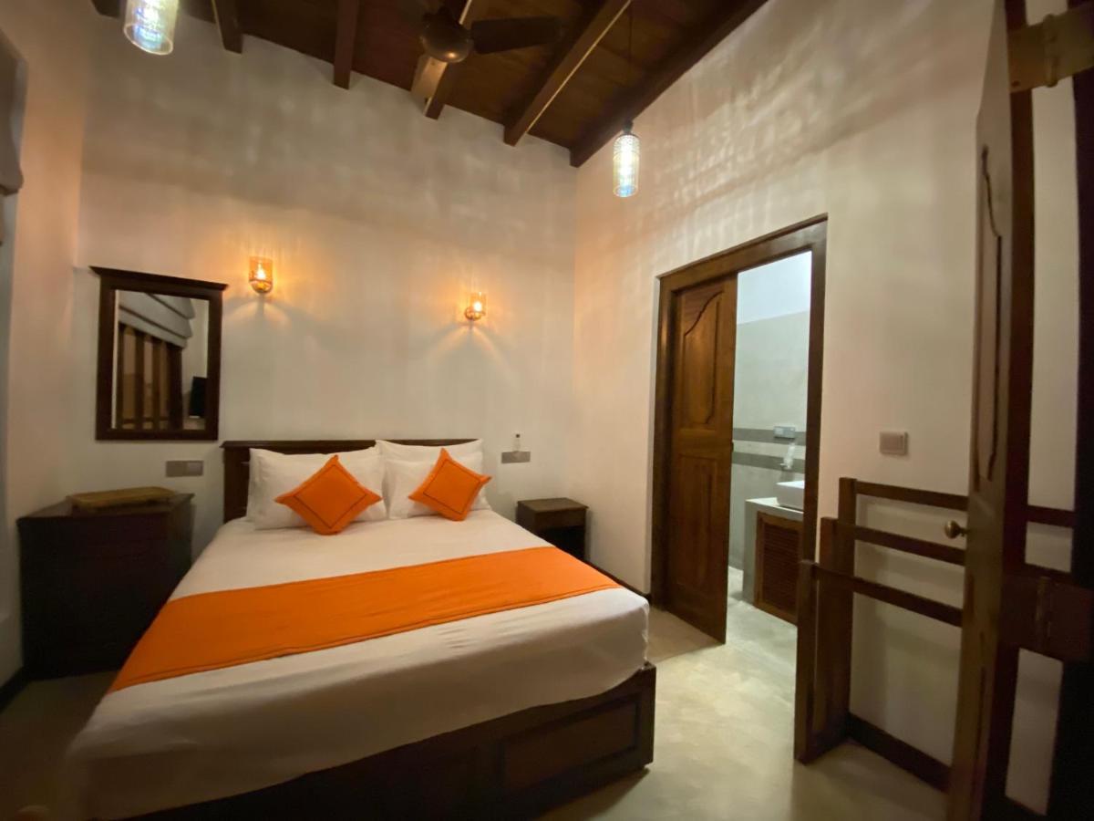 The Dutch Boutique Bed & Breakfast กอลล์ ภายนอก รูปภาพ