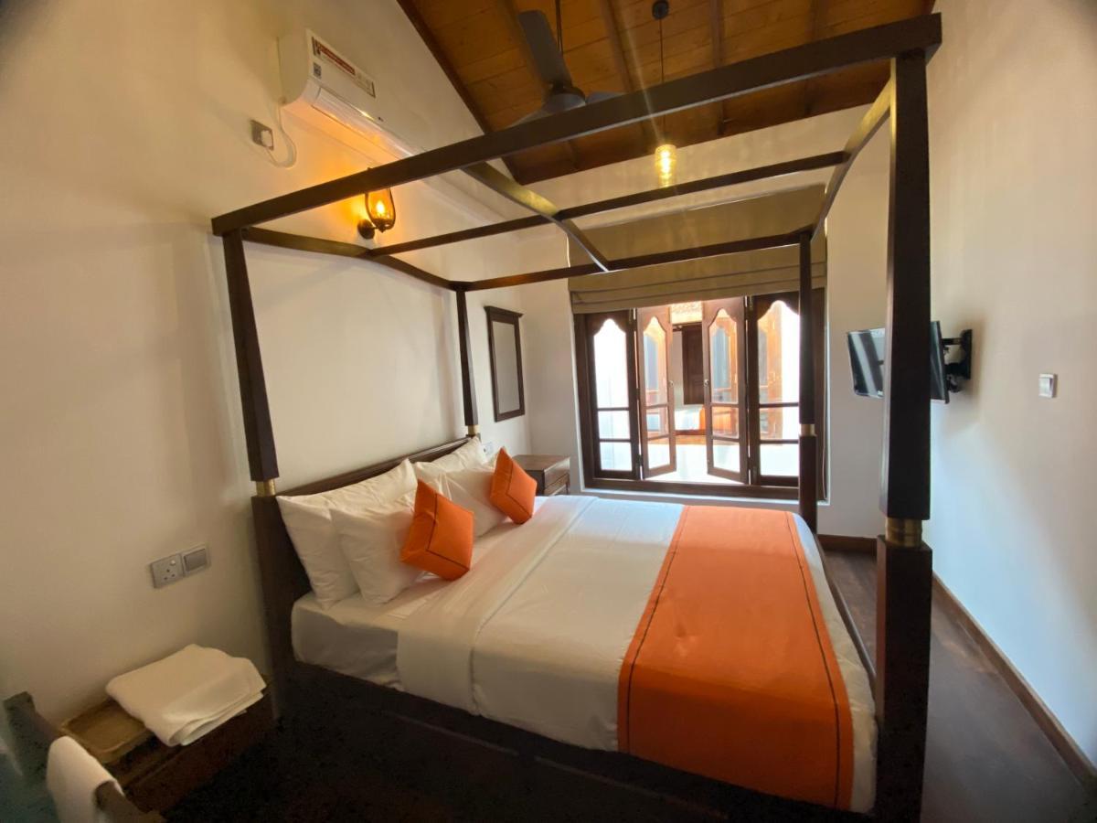 The Dutch Boutique Bed & Breakfast กอลล์ ภายนอก รูปภาพ