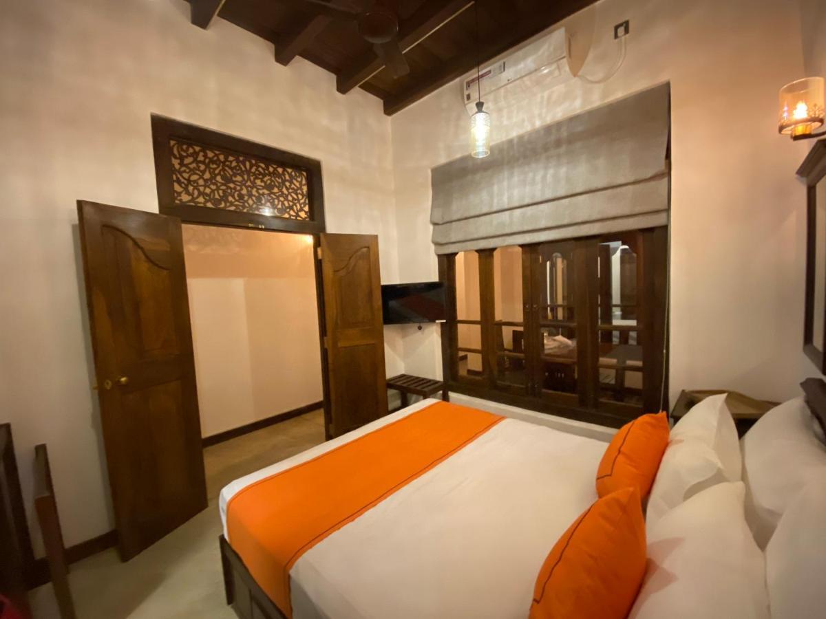 The Dutch Boutique Bed & Breakfast กอลล์ ภายนอก รูปภาพ