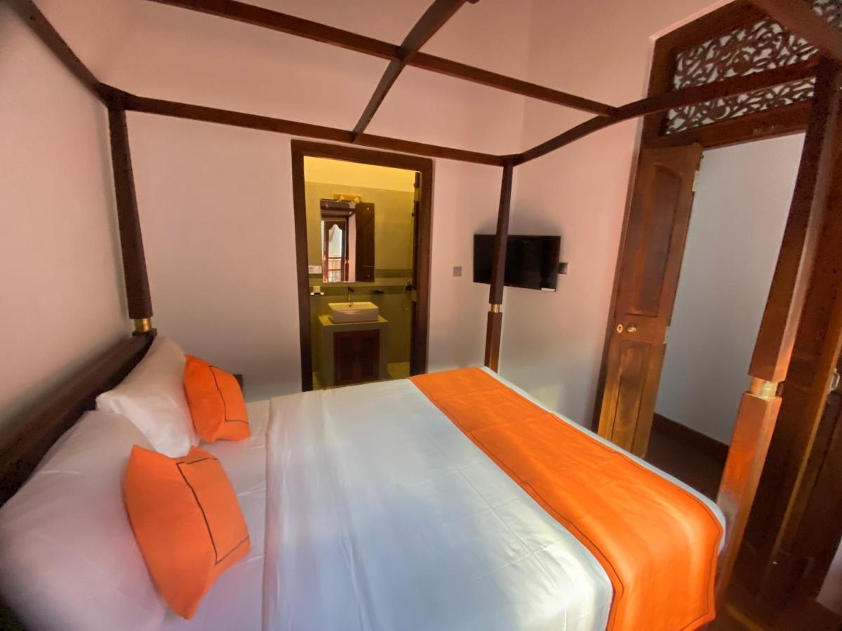 The Dutch Boutique Bed & Breakfast กอลล์ ภายนอก รูปภาพ