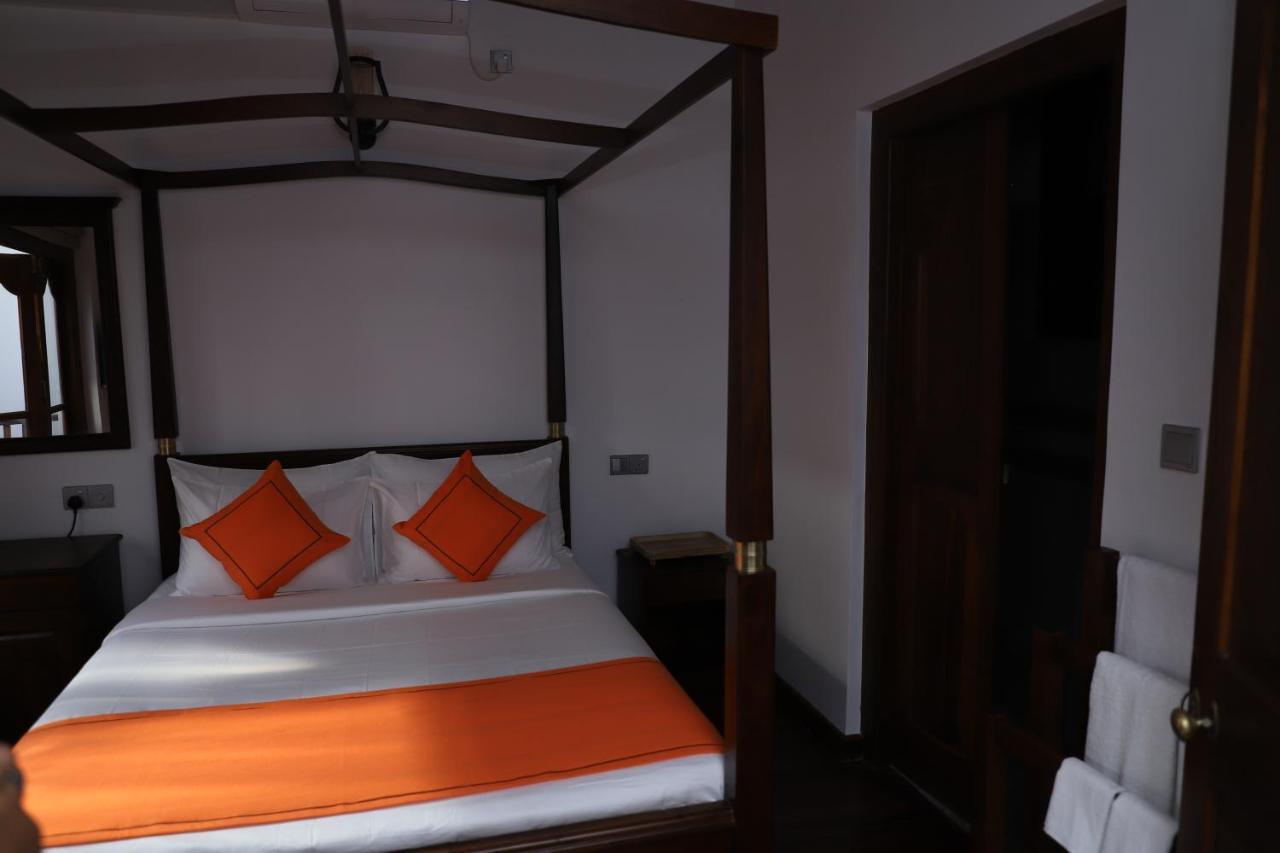 The Dutch Boutique Bed & Breakfast กอลล์ ภายนอก รูปภาพ