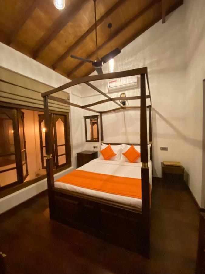 The Dutch Boutique Bed & Breakfast กอลล์ ภายนอก รูปภาพ