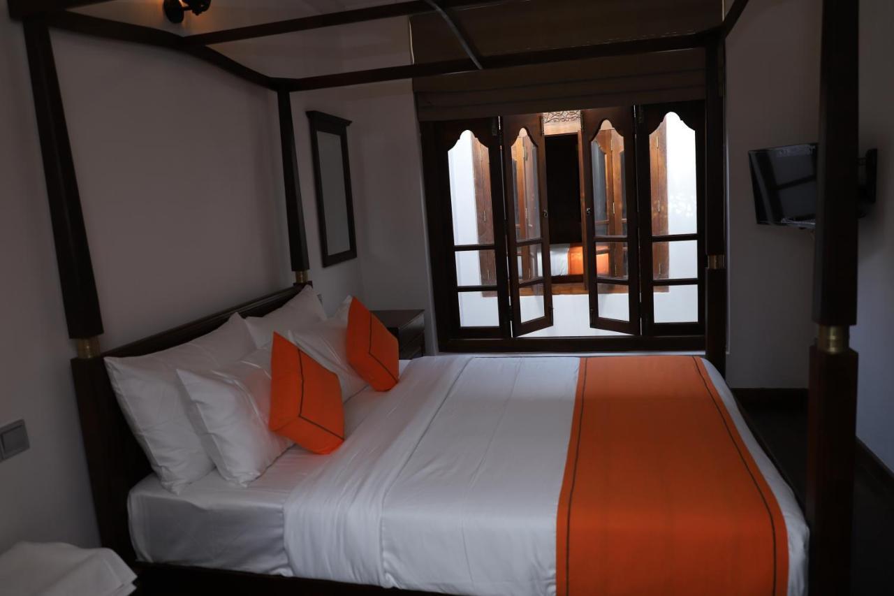 The Dutch Boutique Bed & Breakfast กอลล์ ภายนอก รูปภาพ
